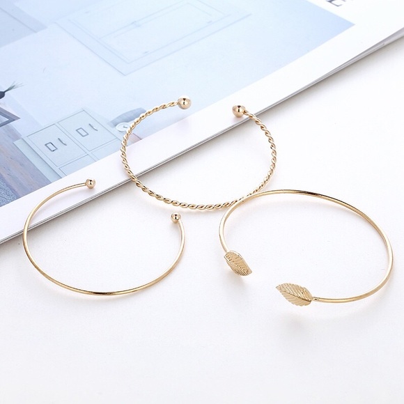 Gold Minimal Style Arrow Bracelet Set - Picture 3 of 4